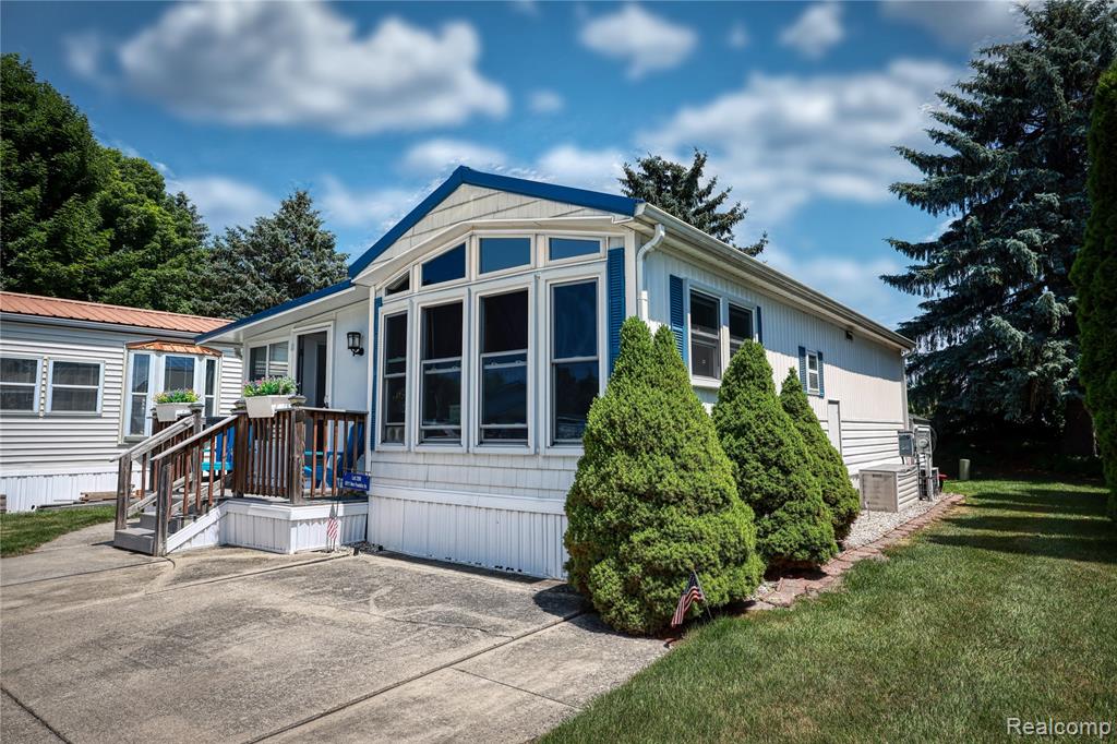5211 Ben Franklin Drive, Lexington, MI 48450 — front exterior