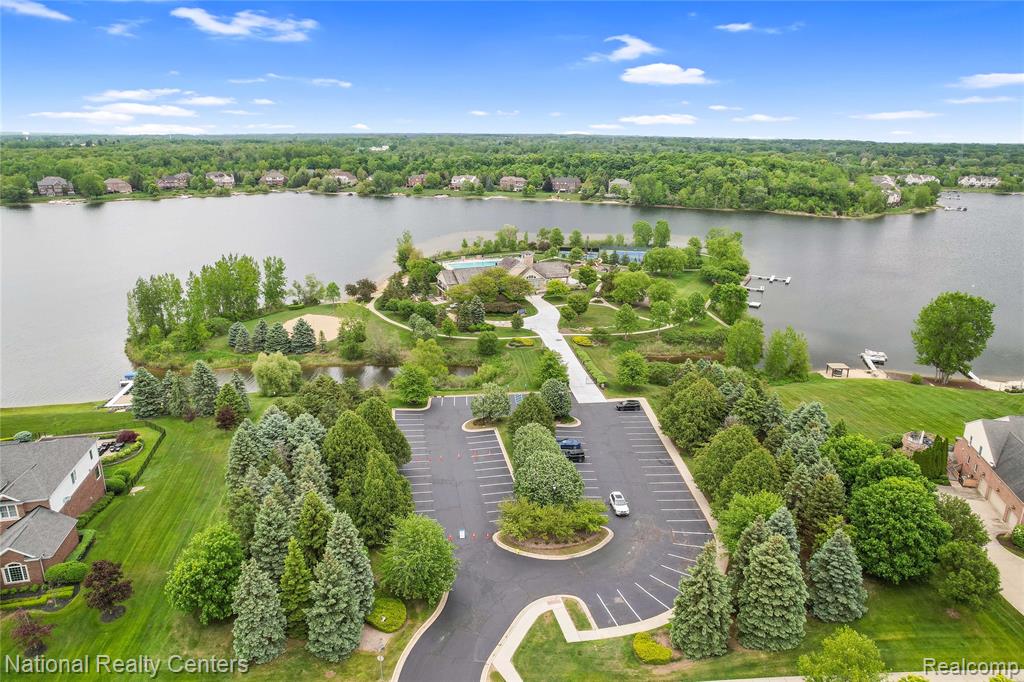 49235 BRAEBURN Lane, Novi, MI — Photo 69