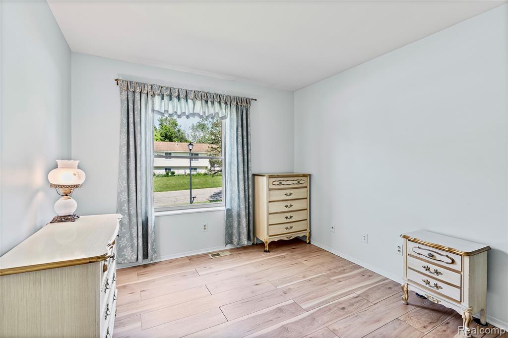 6059 Stockbridge Commons Trail, Grand Blanc, MI 48439 — Photo 19