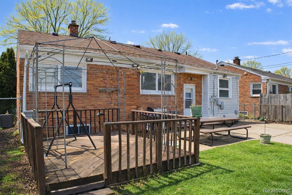 7322 E Frumin Court, Westland, MI — Photo 21