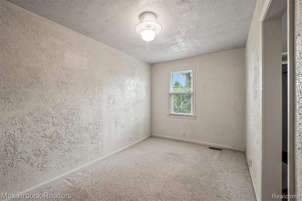 67 W Columbia Avenue, Pontiac, MI 48340 — Photo 13