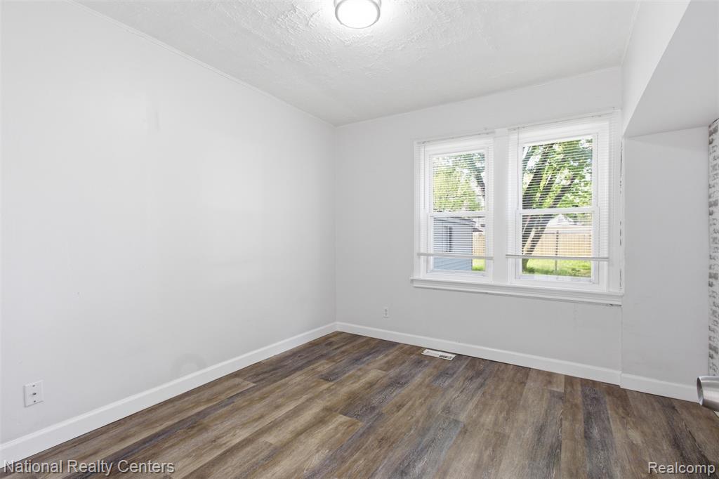 7547 Stephens, Center Line, MI 48015 — Photo 10
