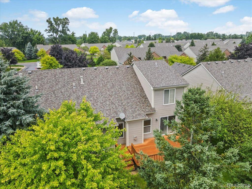 2076 RED MAPLE Lane, Commerce Twp, MI 48390 — Photo 30