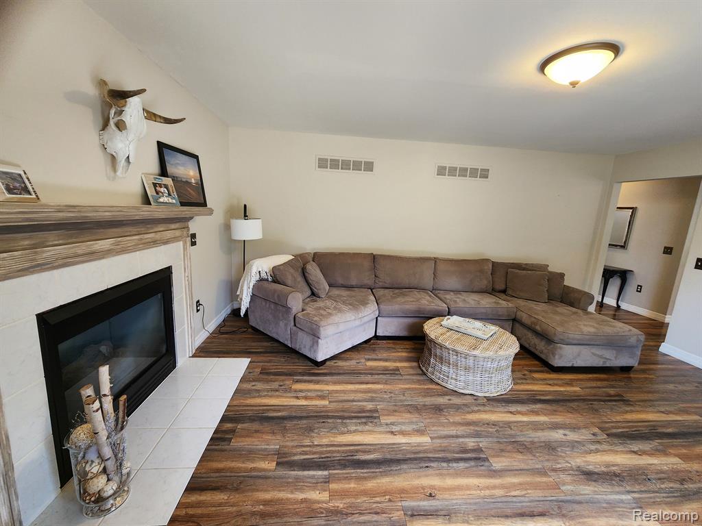 778 WOODLEIGH Way, Oxford, MI 48371 — Photo 13