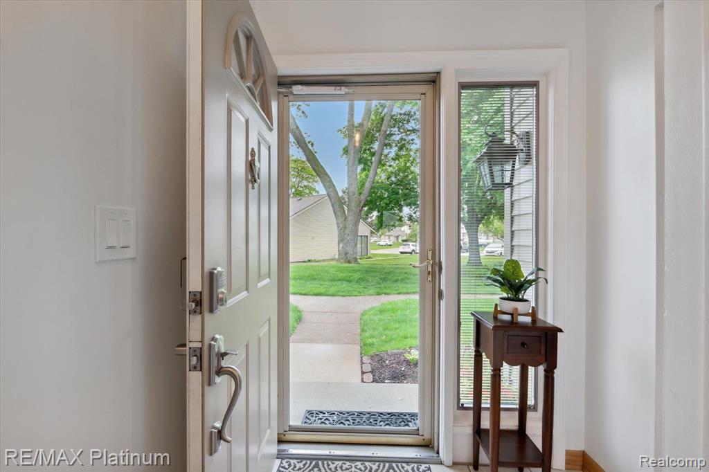 24458 BASHIAN Drive, Novi, MI — Photo 6