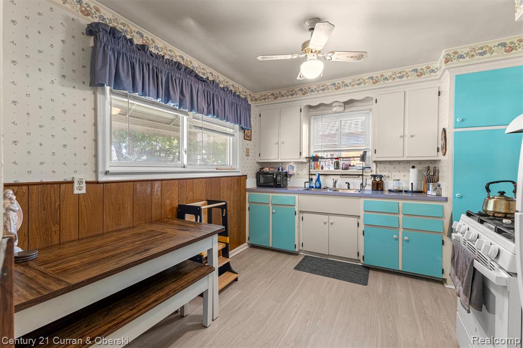 5015 Lincoln Boulevard, Dearborn Heights, MI 48125 — Photo 8