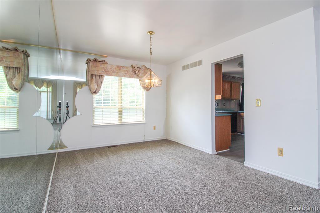 5562 Cary Drive, Ypsilanti, MI 48197 — Photo 9