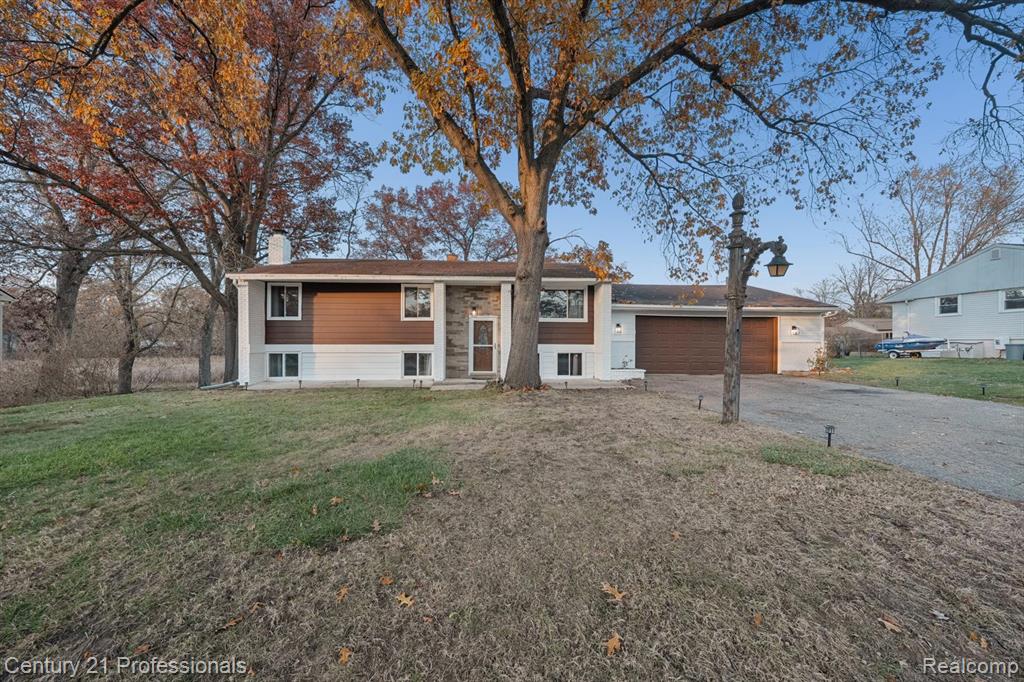 1268 Amarillo Street, Wolverine Lake, MI 48390 — Photo 2