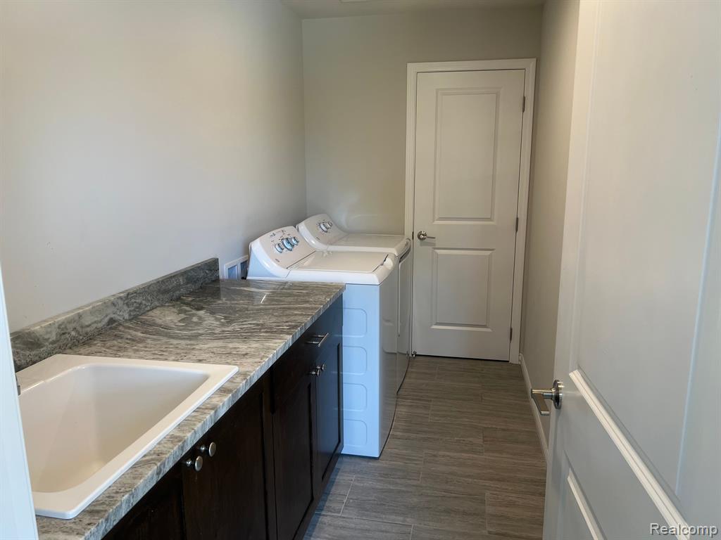 4184 SECLUDED PINES DR, Sterling Heights, MI 48314 — Photo 13