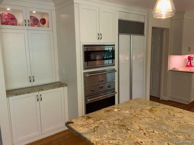 995 STRATFORD Place, Bloomfield Hills, MI 48304 — Photo 14