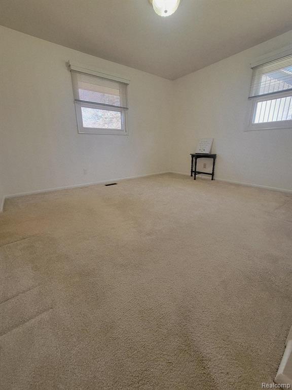 6091 Kings Shire Road, Grand Blanc, MI 48439 — Photo 23