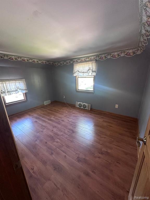 543 W MIDDLE Street, Chelsea, MI 48118 — Photo 12