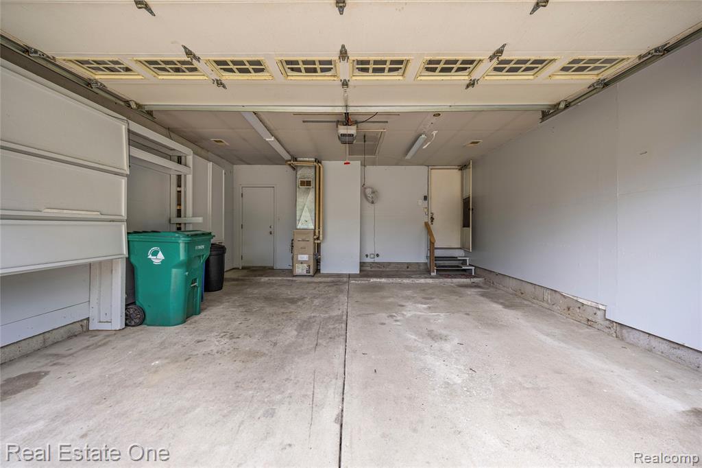 4642 Ponderosa Street, Commerce Twp, MI 48382 — Photo 43