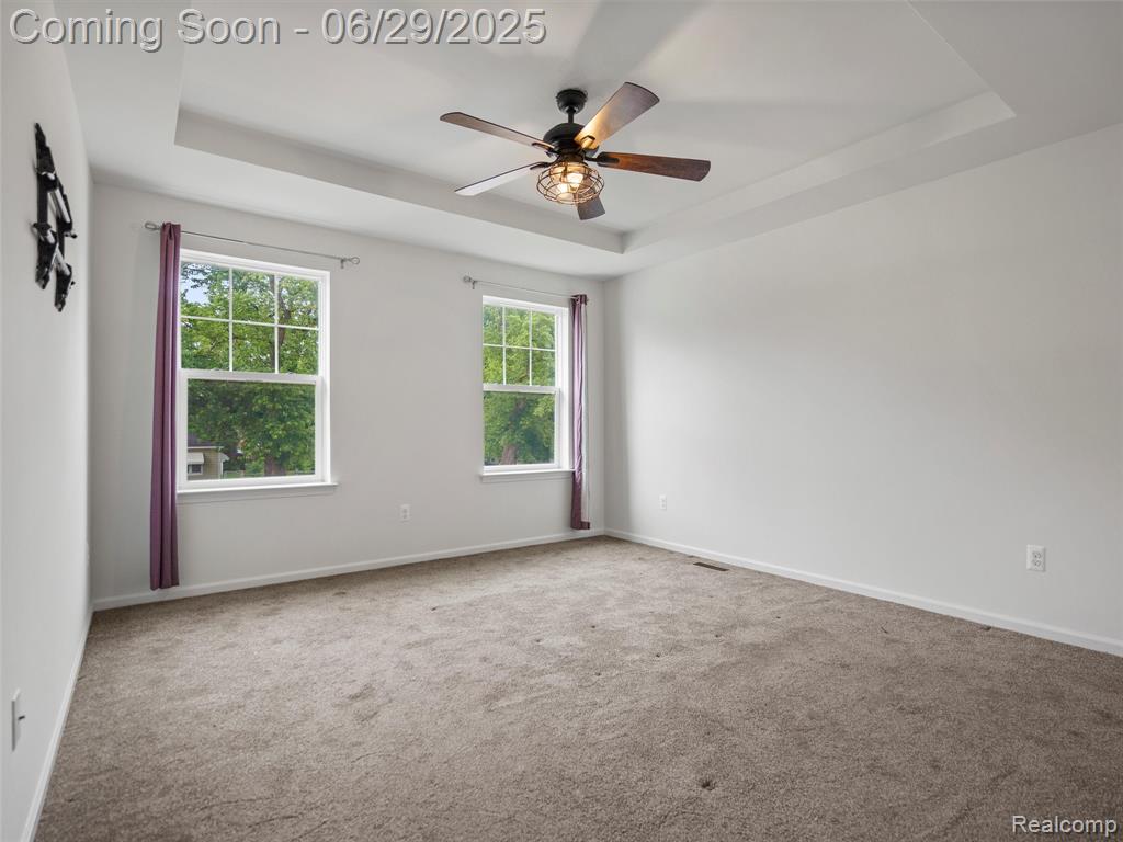 399 W DALLAS Avenue, Madison Heights, MI 48071 — Photo 18