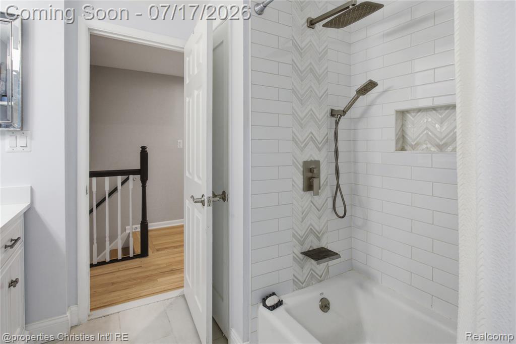 5569 Tadworth Place, West Bloomfield, MI — Photo 27