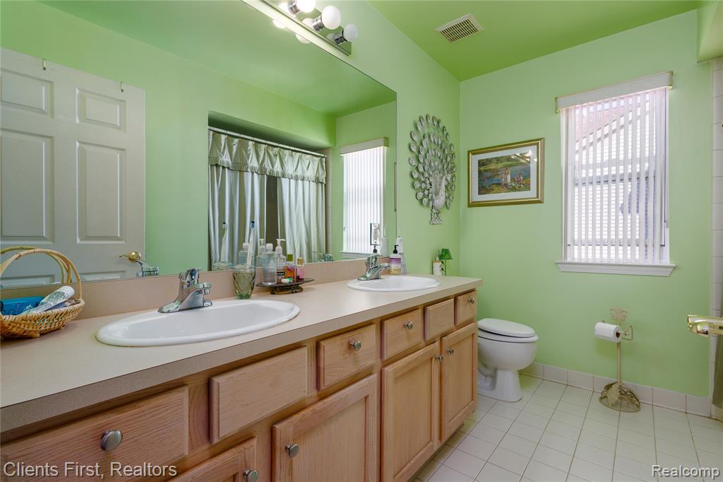 43103 Pond Bluff Drive, Van Buren, MI 48111 — Photo 19