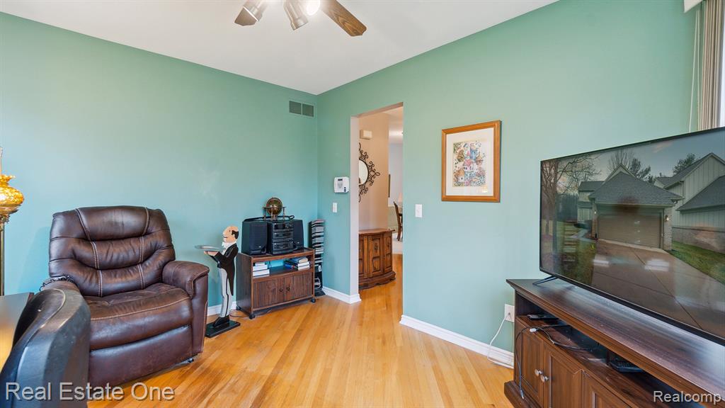 741 RED MAPLE Lane, Wixom, MI 48393 — Photo 22