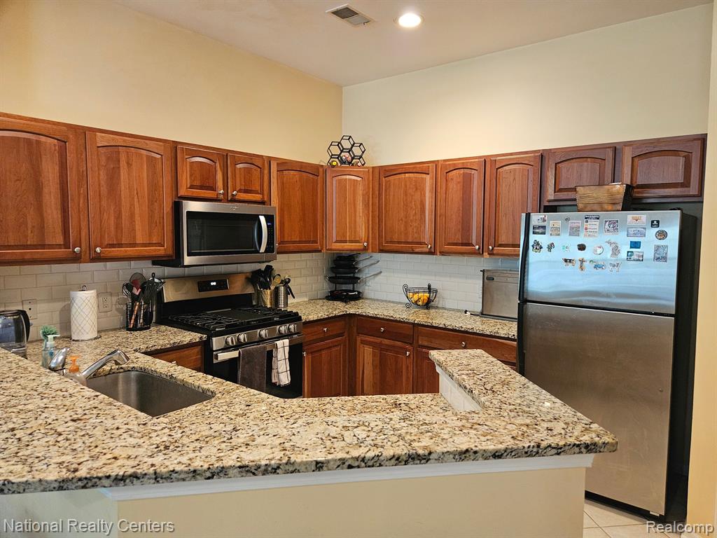 2860 S KNIGHTSBRIDGE Circle, Ann Arbor, MI 48105 — Photo 4