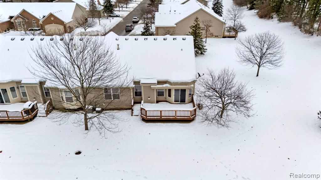 671 Woodhaven Drive, Commerce Twp, MI 48390 — Photo 52