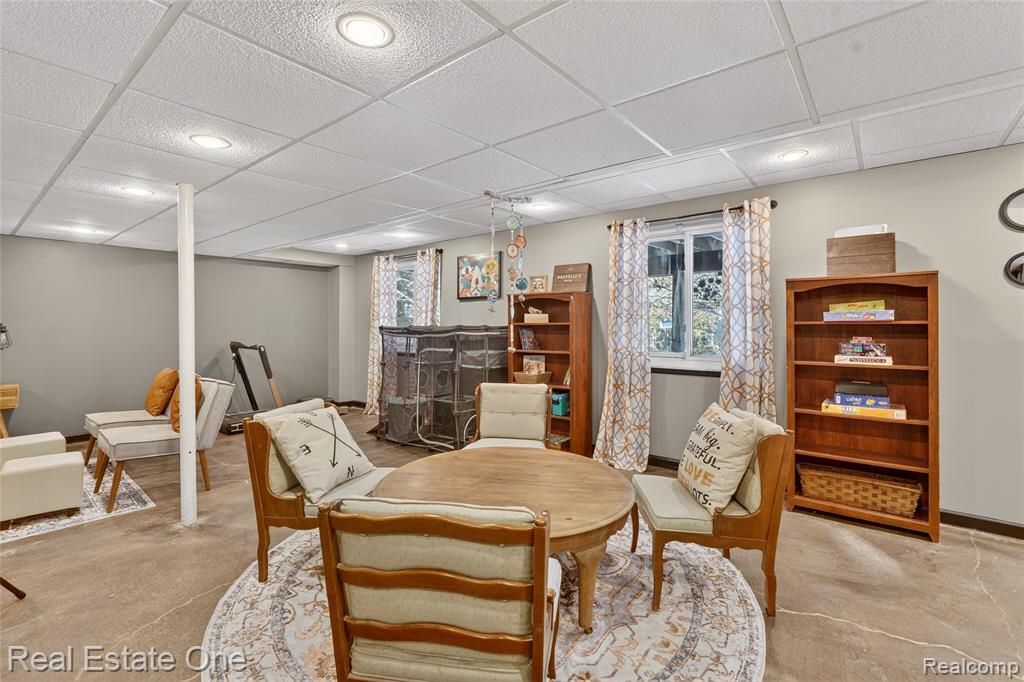 564 Dorchester Way, Milford, MI 48381 — Photo 43