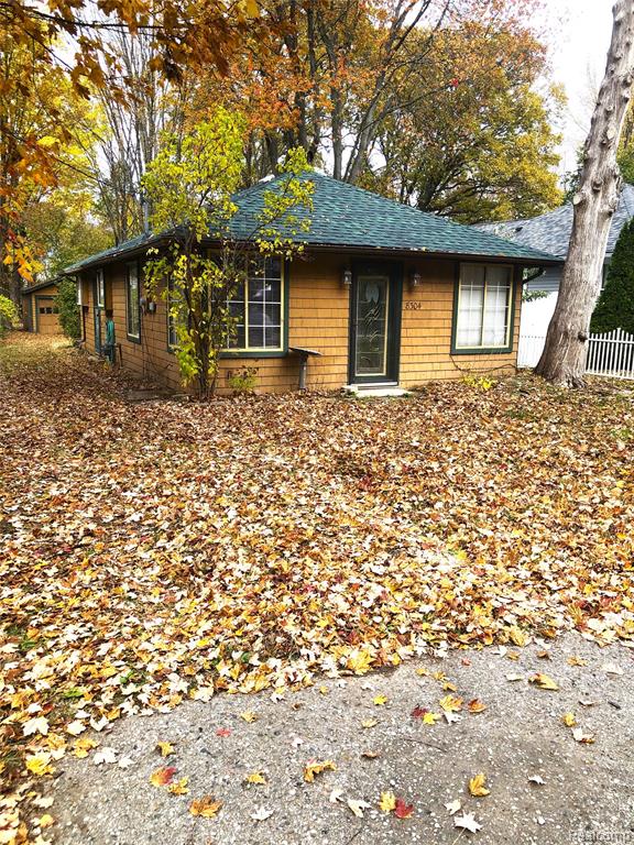 8304 Arlis Street, Commerce Twp, MI 48382 — front exterior