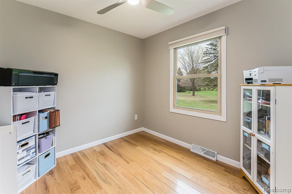 3672 W NORTH TERRITORIAL Road, Whitmore Lake, MI 48189 — Photo 29