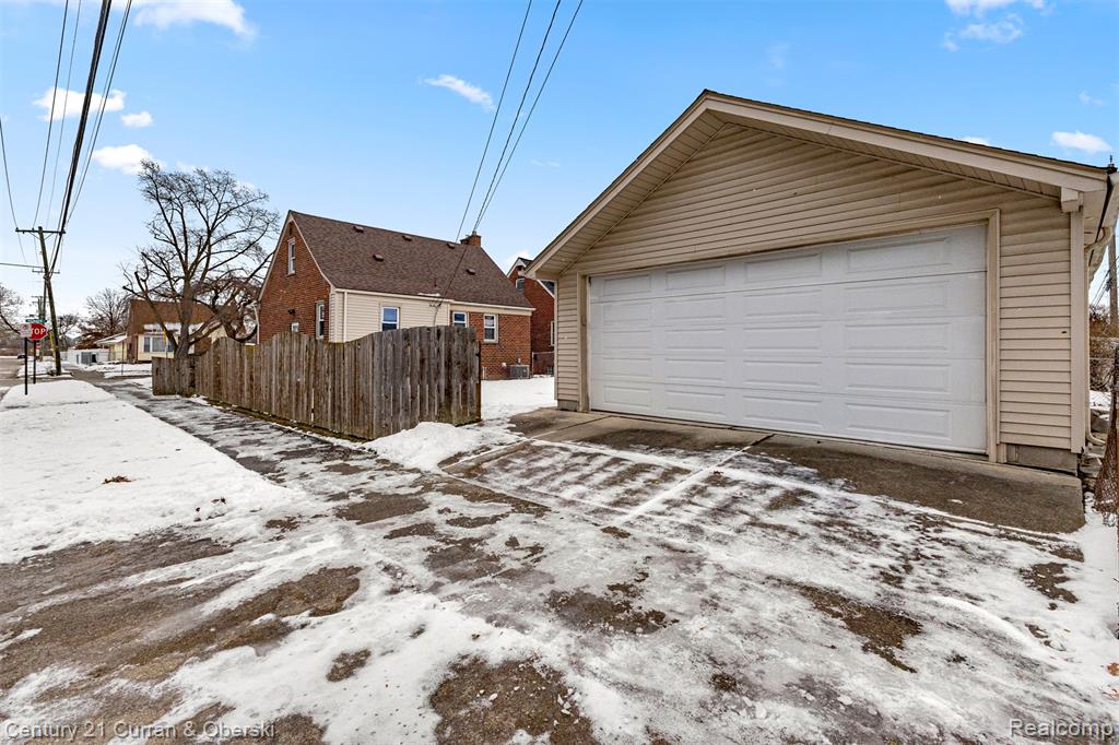 9804 Hubert Avenue, Allen Park, MI 48101 — Photo 23