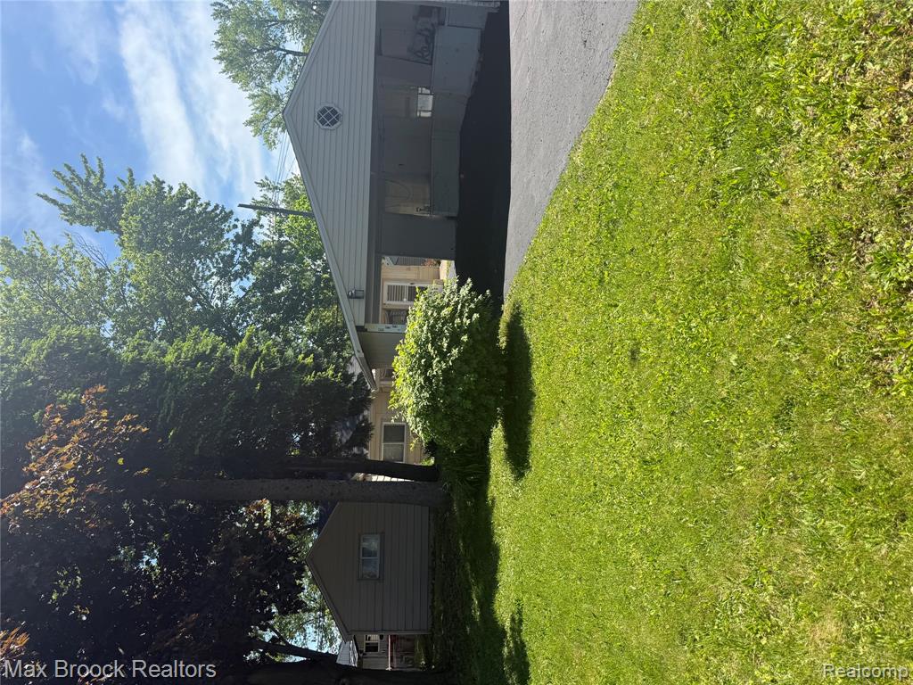 933 Myrtle Avenue, Waterford, MI 48328 — Photo 8