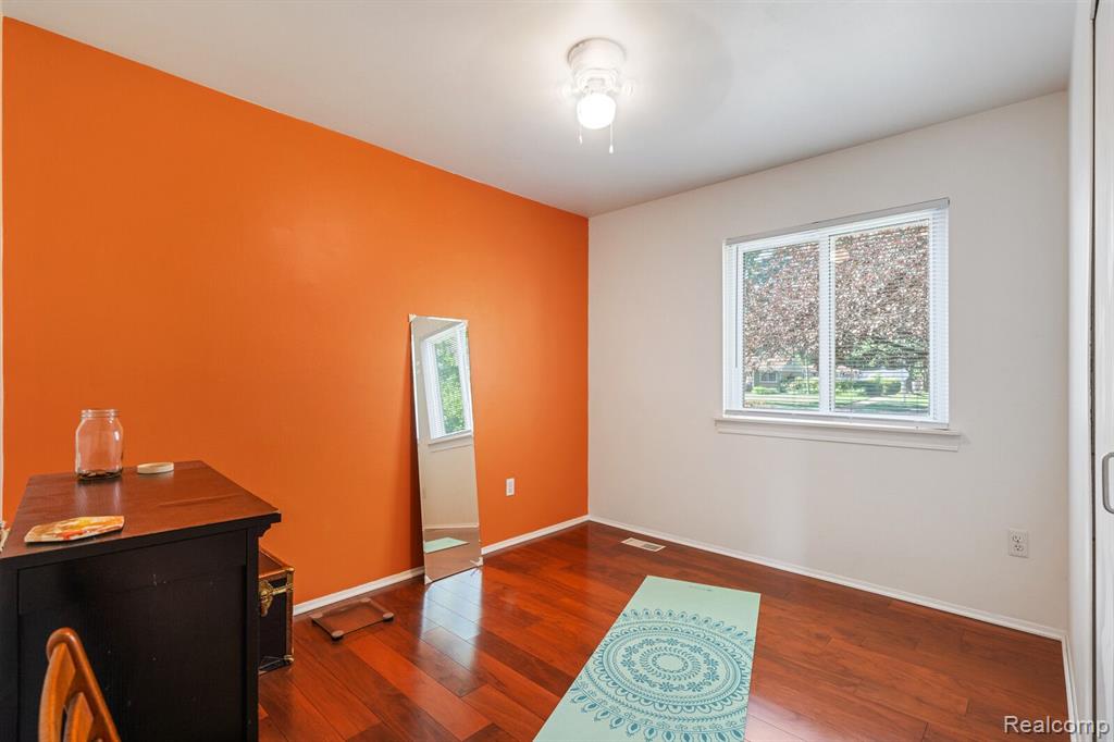 42204 MCBRIDE Avenue, Van Buren, MI 48111 — Photo 20