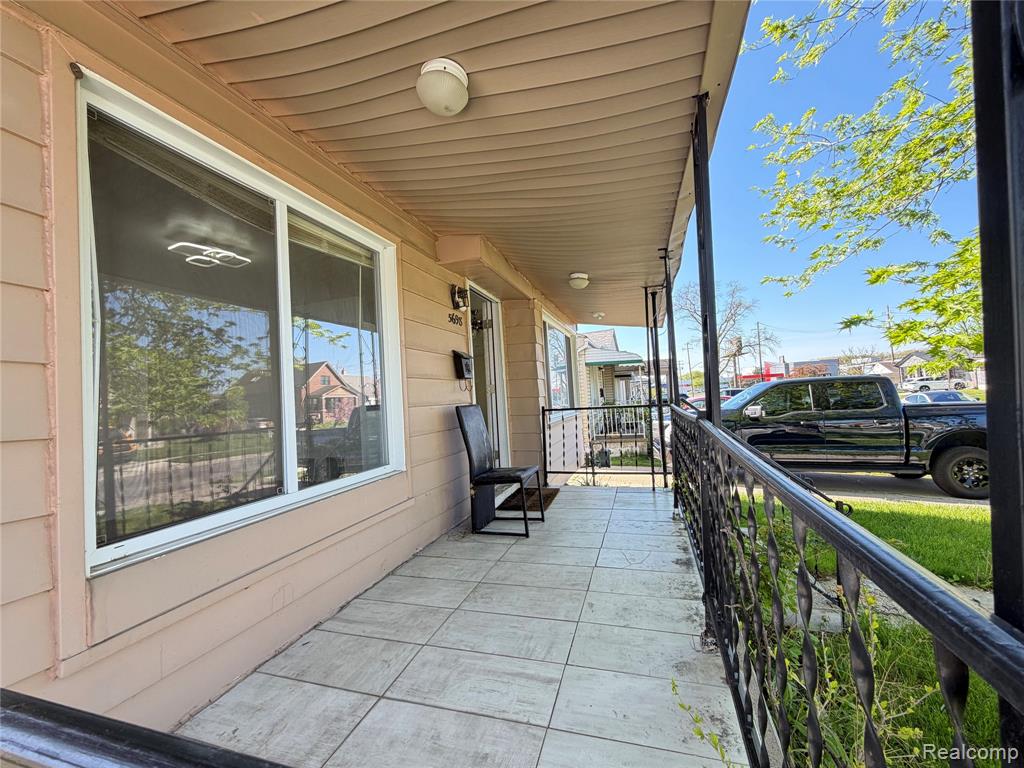 5698 Greenview Avenue, Detroit, MI 48228 — Photo 4