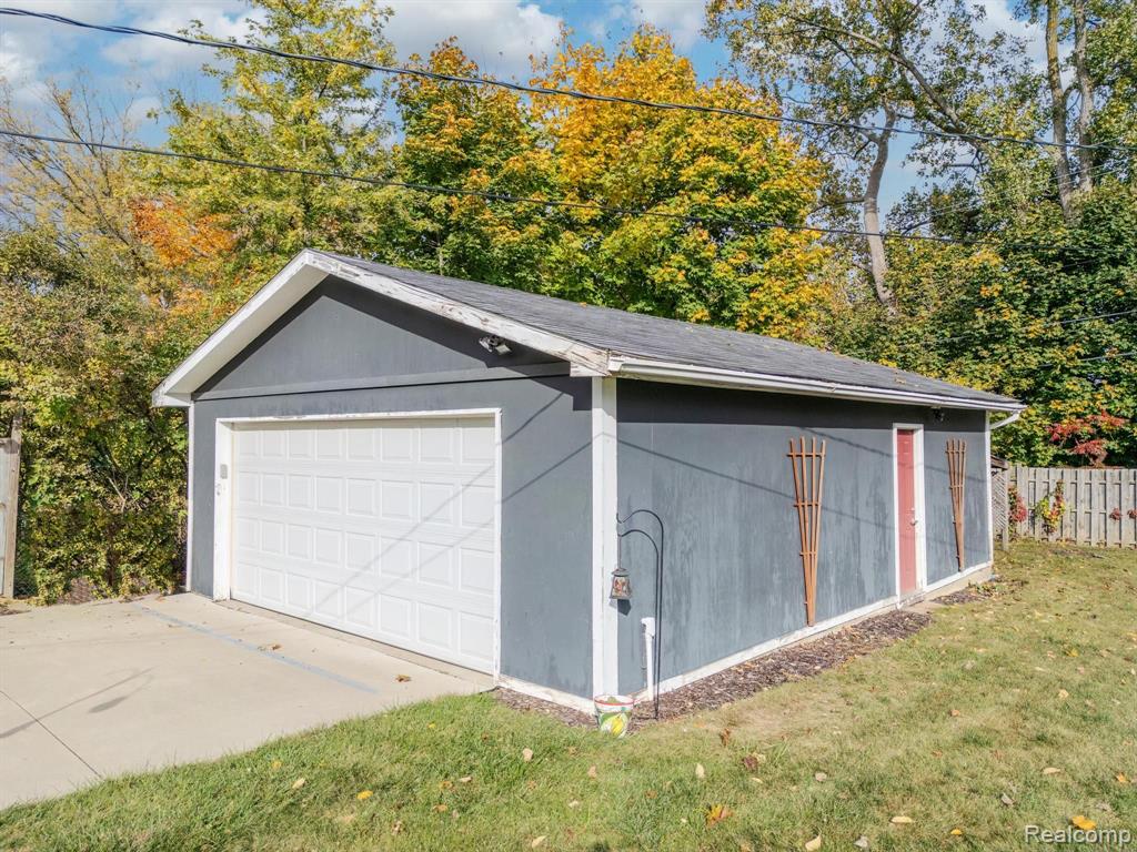 732 SQUIRE Lane, Milford, MI 48381 — Photo 18