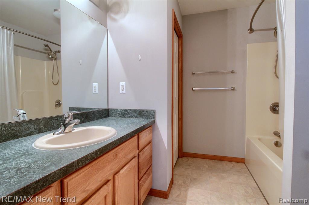 508 HEARTWOOD Lane, Saline, MI 48176 — Photo 25