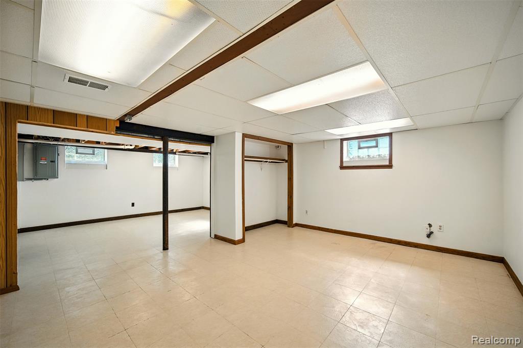53626 Debra Drive, Shelby Twp, MI 48316 — Photo 35