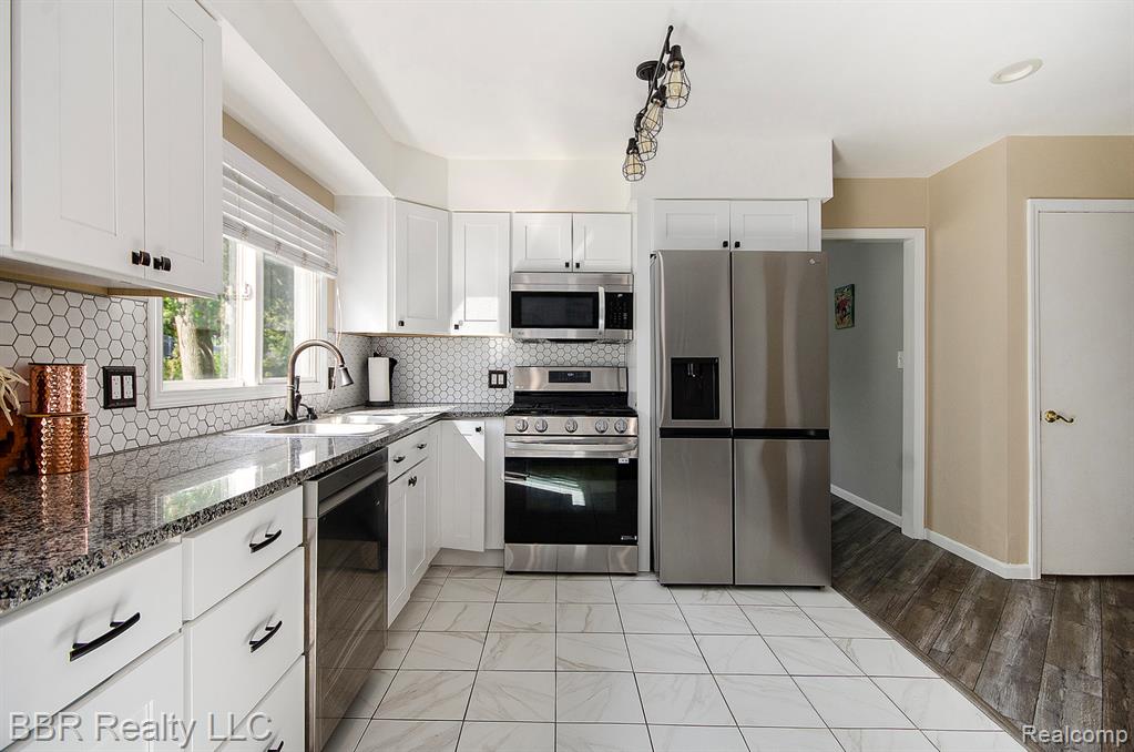 9157 Dallas Drive, Grosse Ile, MI 48138 — Photo 9