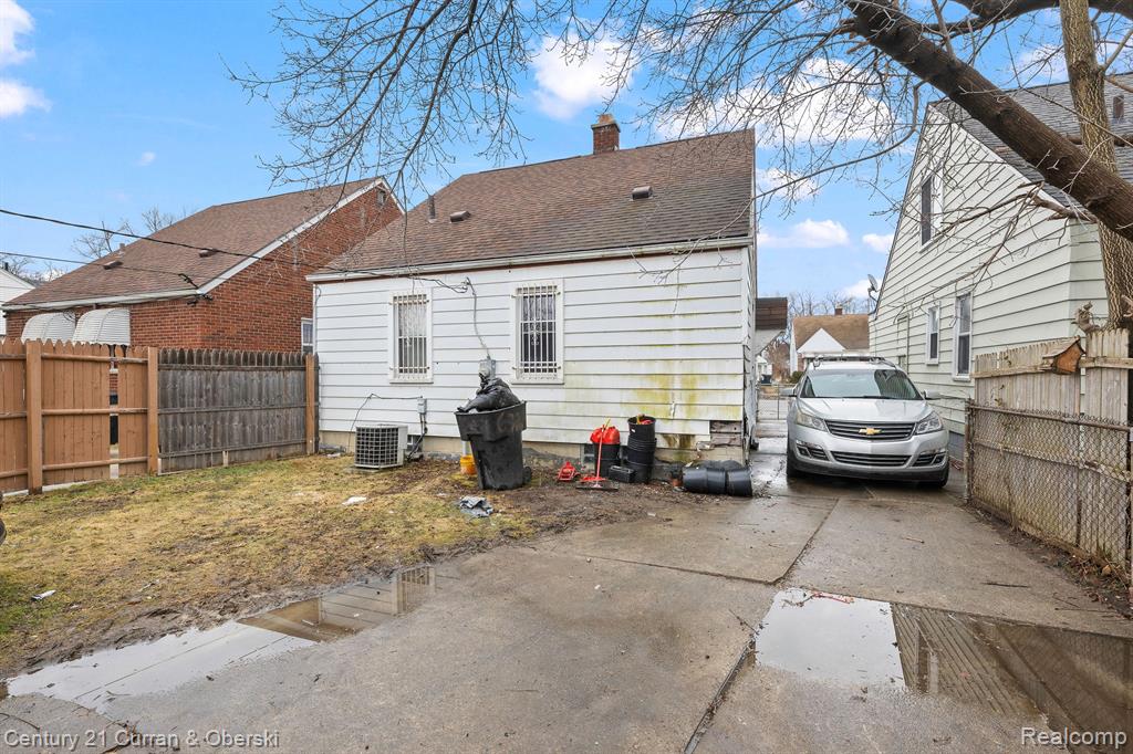 6731 ARCHDALE Street, Detroit, MI 48228 — Photo 4