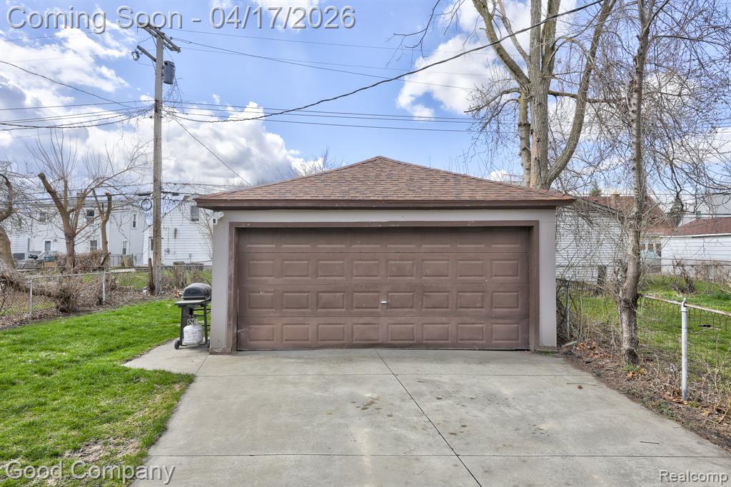 23067 Hazelwood Avenue, Hazel Park, MI 48030 — Photo 24