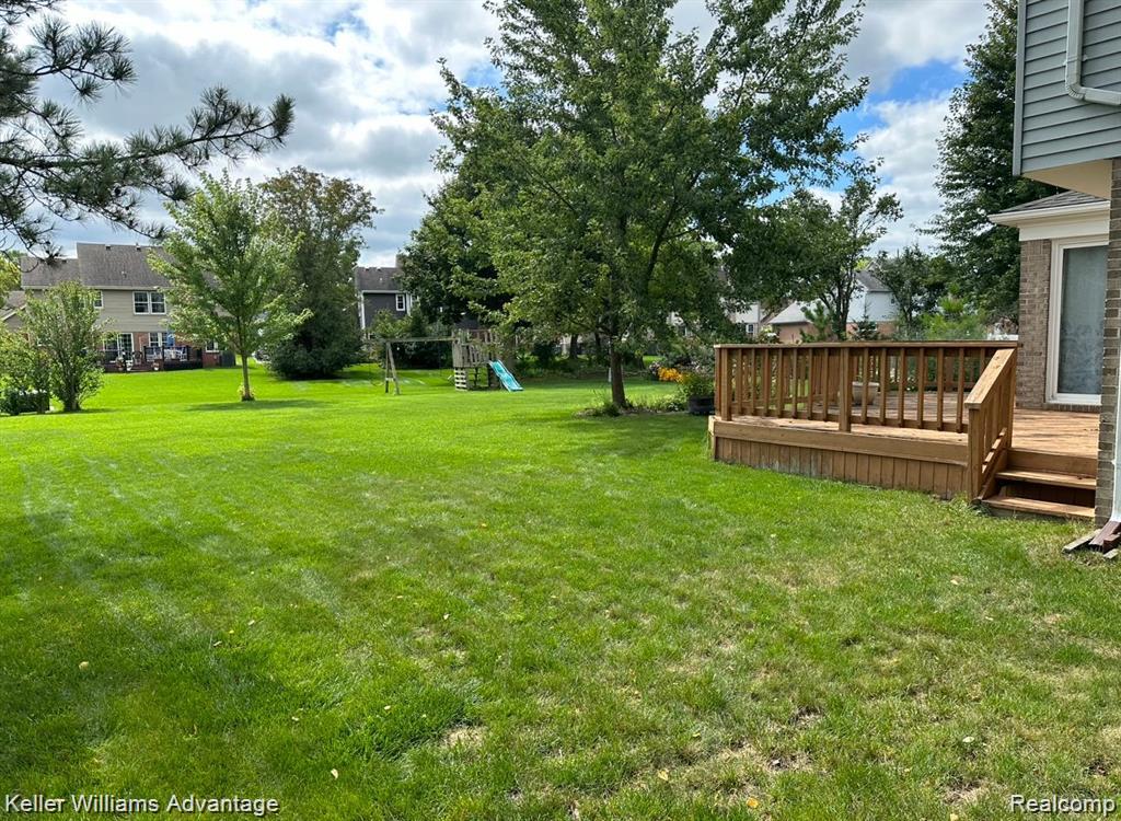 45655 LARCHMONT Drive, Canton, MI 48187 — Photo 28