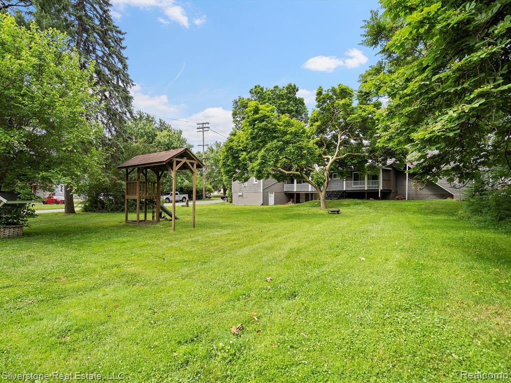 44720 DAVIS Drive, Utica, MI 48317 — Photo 7