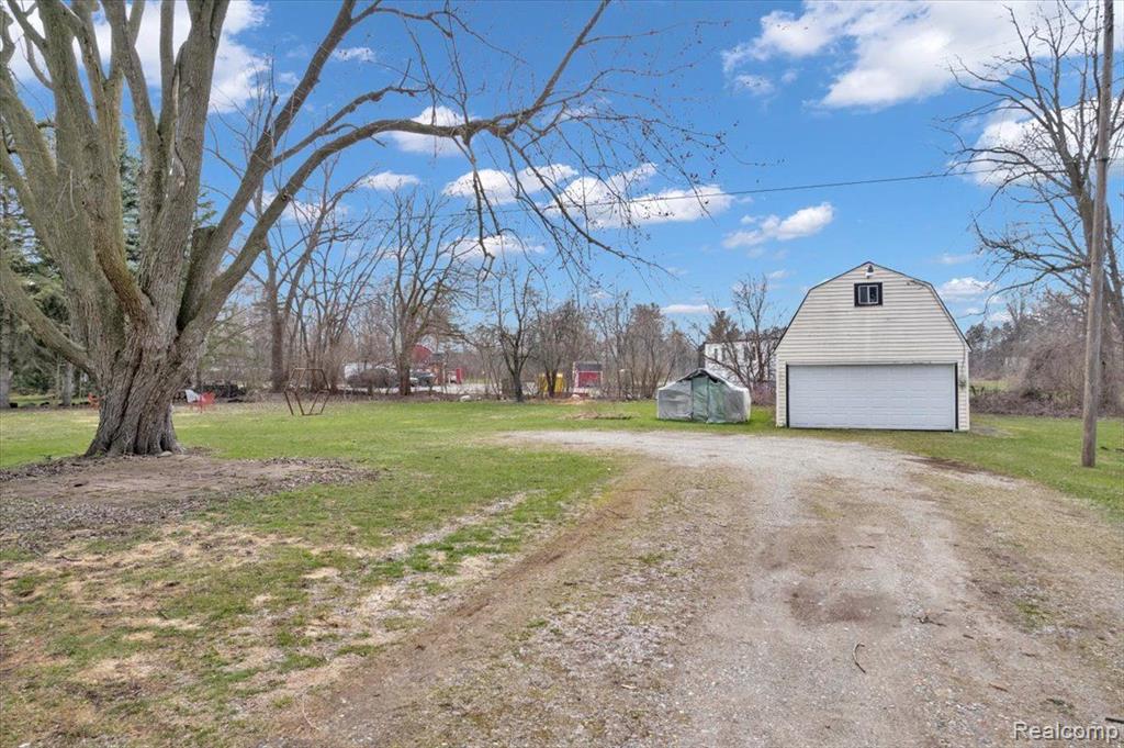 735 N MAIN Street, Almont, MI 48003 — Photo 2