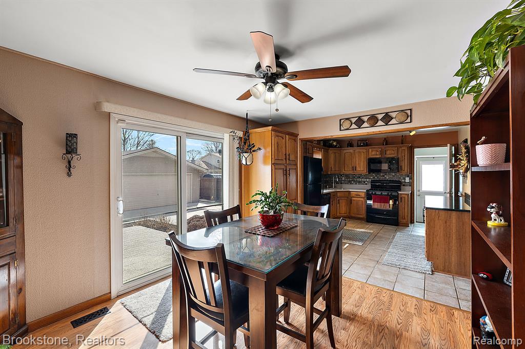 43258 HYDE PARK Drive, Sterling Heights, MI 48313 — Photo 33
