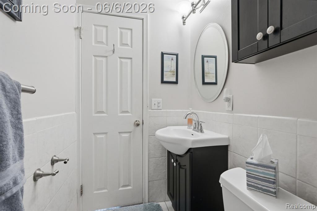 42321 Royal Lane, Clinton Twp, MI 48038 — Photo 16