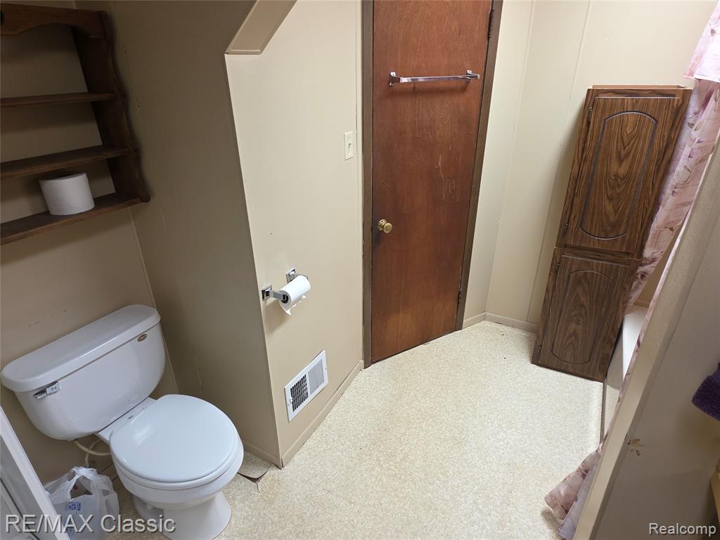 952 Lakeview Street, Waterford, MI 48328 — Photo 27