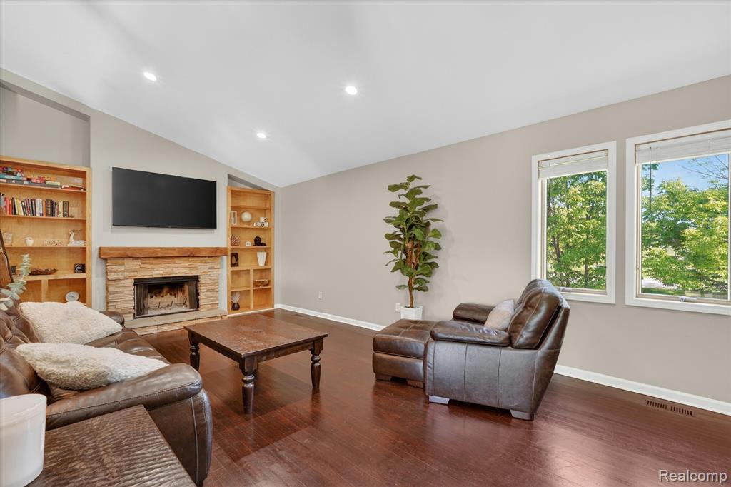 4966 Mack Road, Howell, MI 48855 — Photo 4