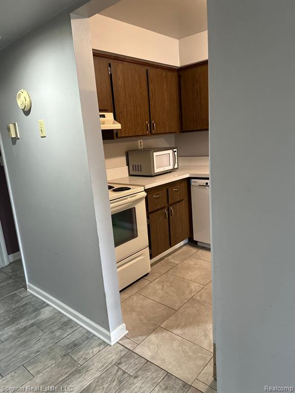 1800 COLONIAL VILLAGE Way, 3, Waterford, MI 48328 — Photo 19