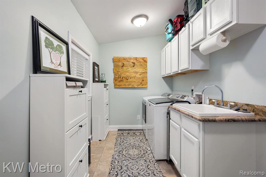 735 E HURON Street, Milford, MI 48381 — Photo 17