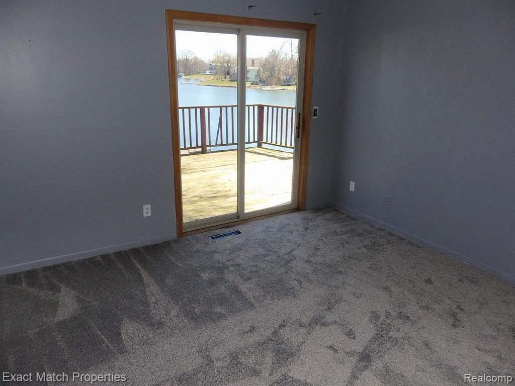925 MALLOCK Road, White Lake, MI — Photo 32