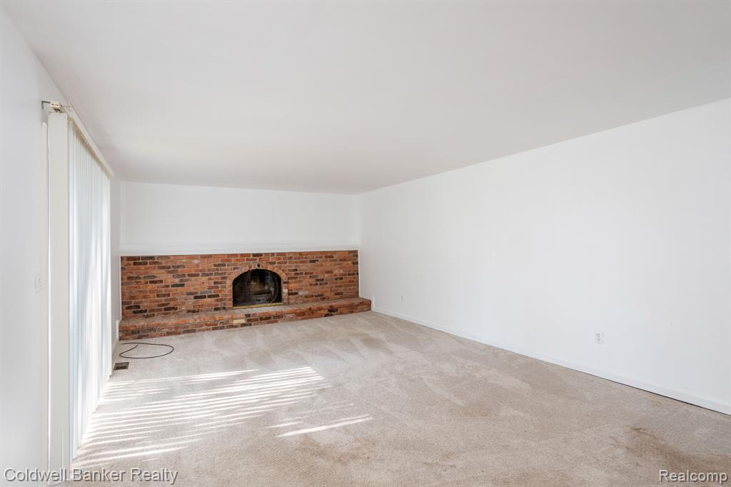 5310 HERTFORD Drive, Troy, MI 48085 — Photo 12