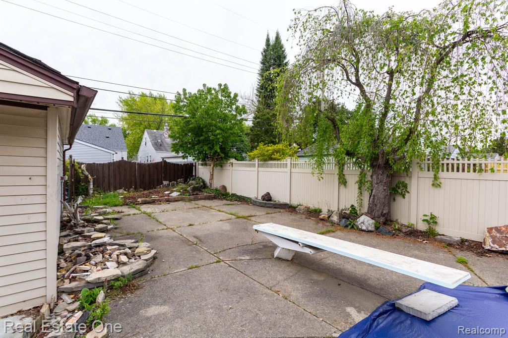 1977 Markese Avenue, Lincoln Park, MI 48146 — Photo 37