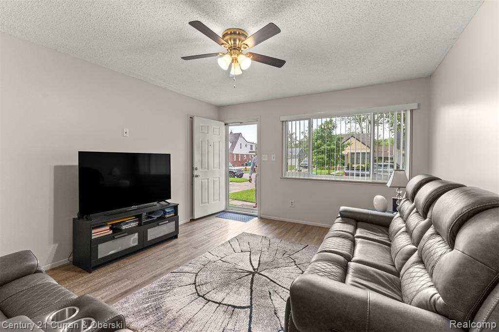 5908 Gilman Street, Garden City, MI — Photo 5