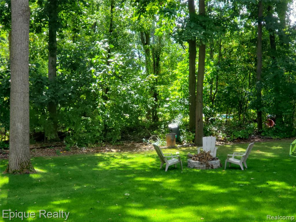 9446 Fair Oaks Drive, Goodrich Vlg, MI — Photo 3